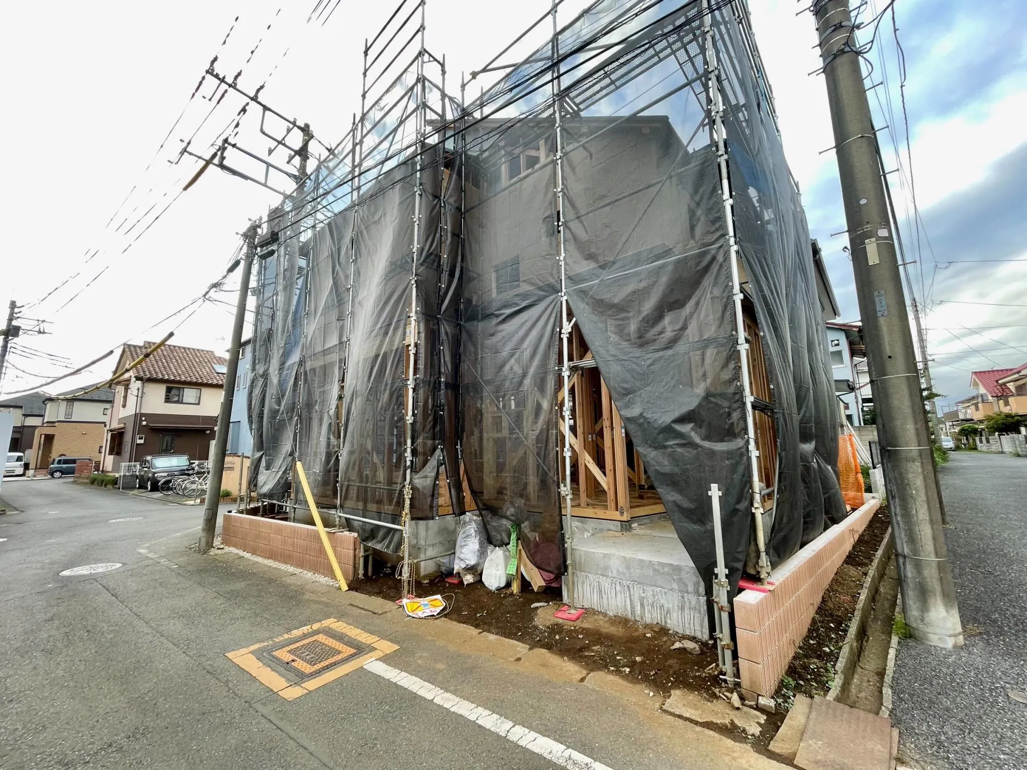 【外観　建築中】