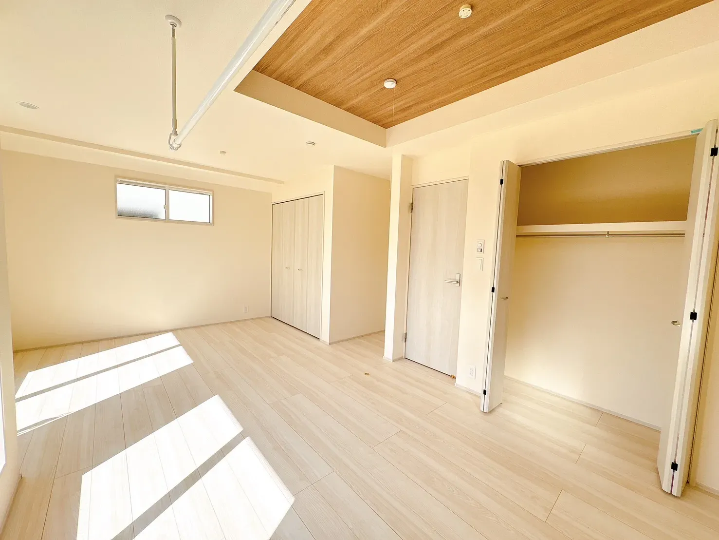 【洋室(10.25帖)】将来こども部屋として1部屋を2つの部屋にアレンジできるフレキシブルルーム(10.50帖)※将来2部屋として利用の場合、間仕切壁工事は有償となります。