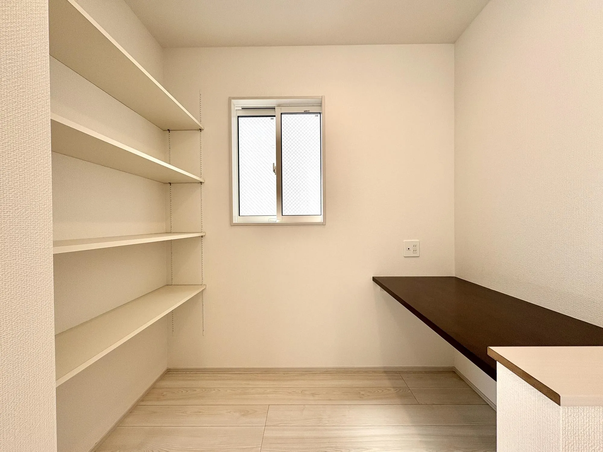 【4号棟/書斎ワークスペース】