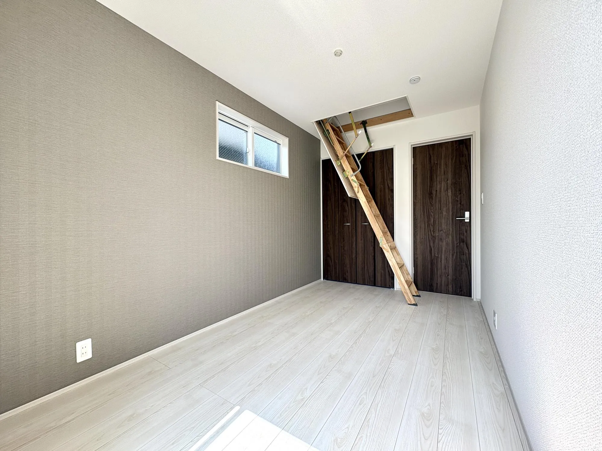 【4号棟/洋室(5.0帖)】