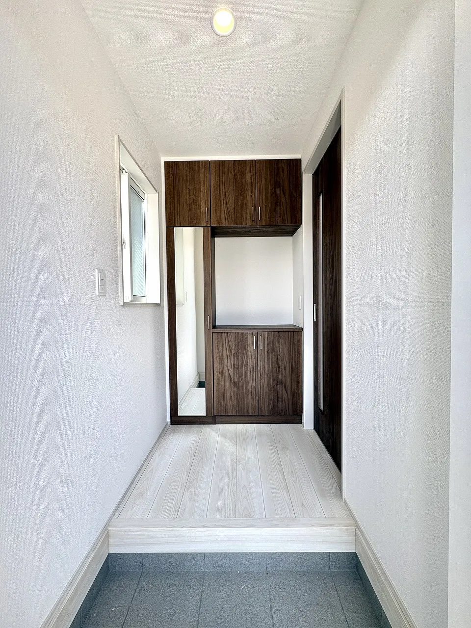 【4号棟/玄関】