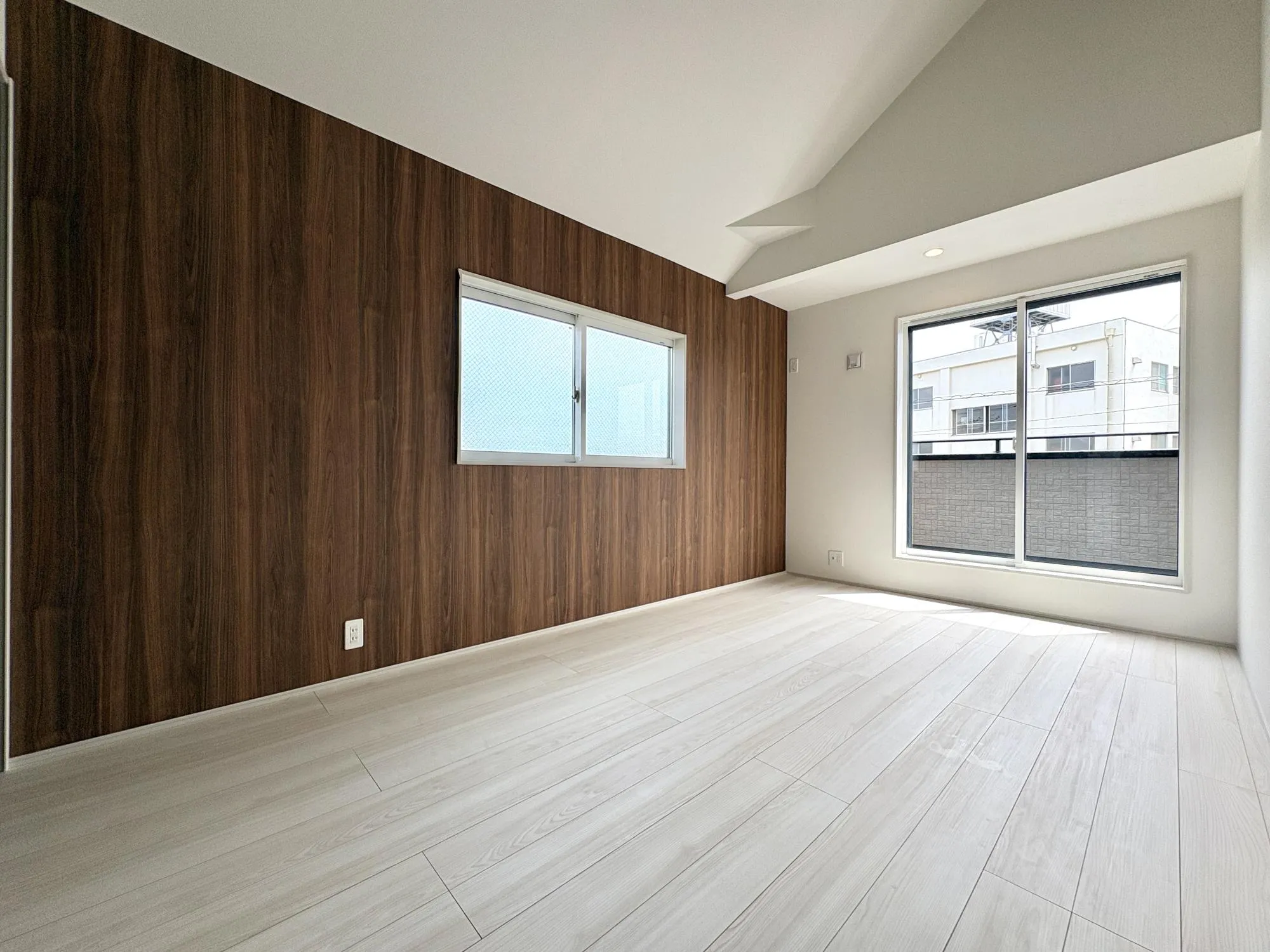 【5号棟/洋室(7.5帖)】