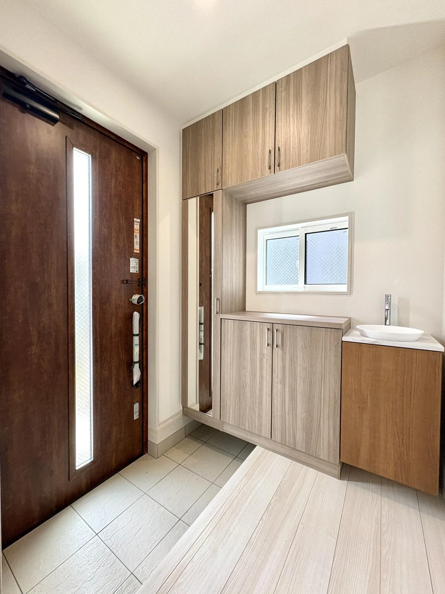 【5号棟/玄関】