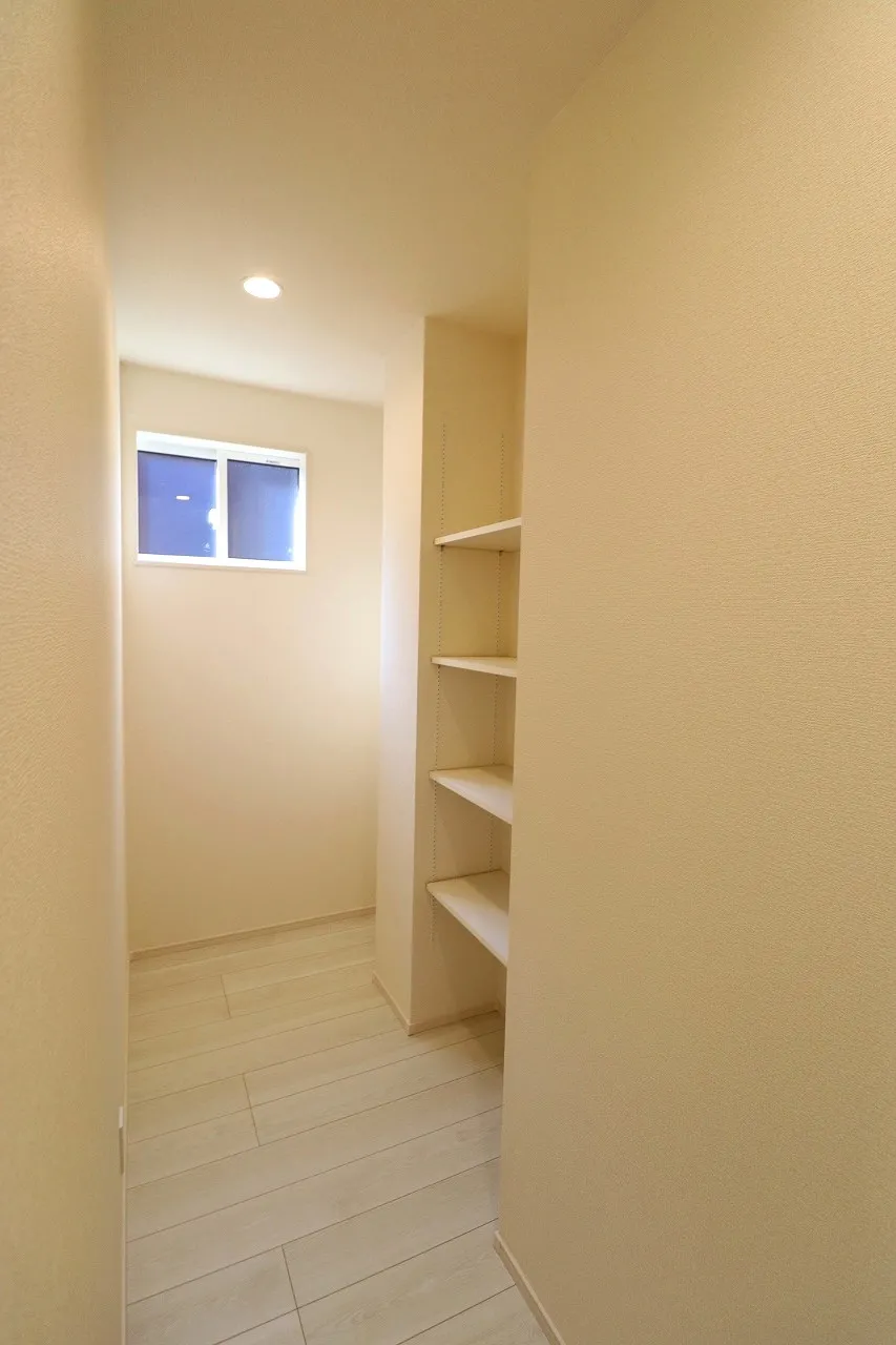 【1号棟パントリー】