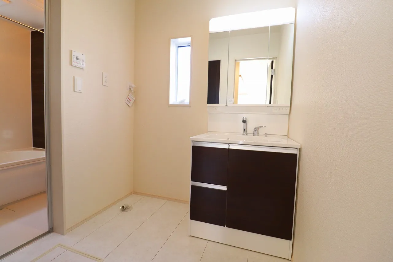 【1号棟洗面所】