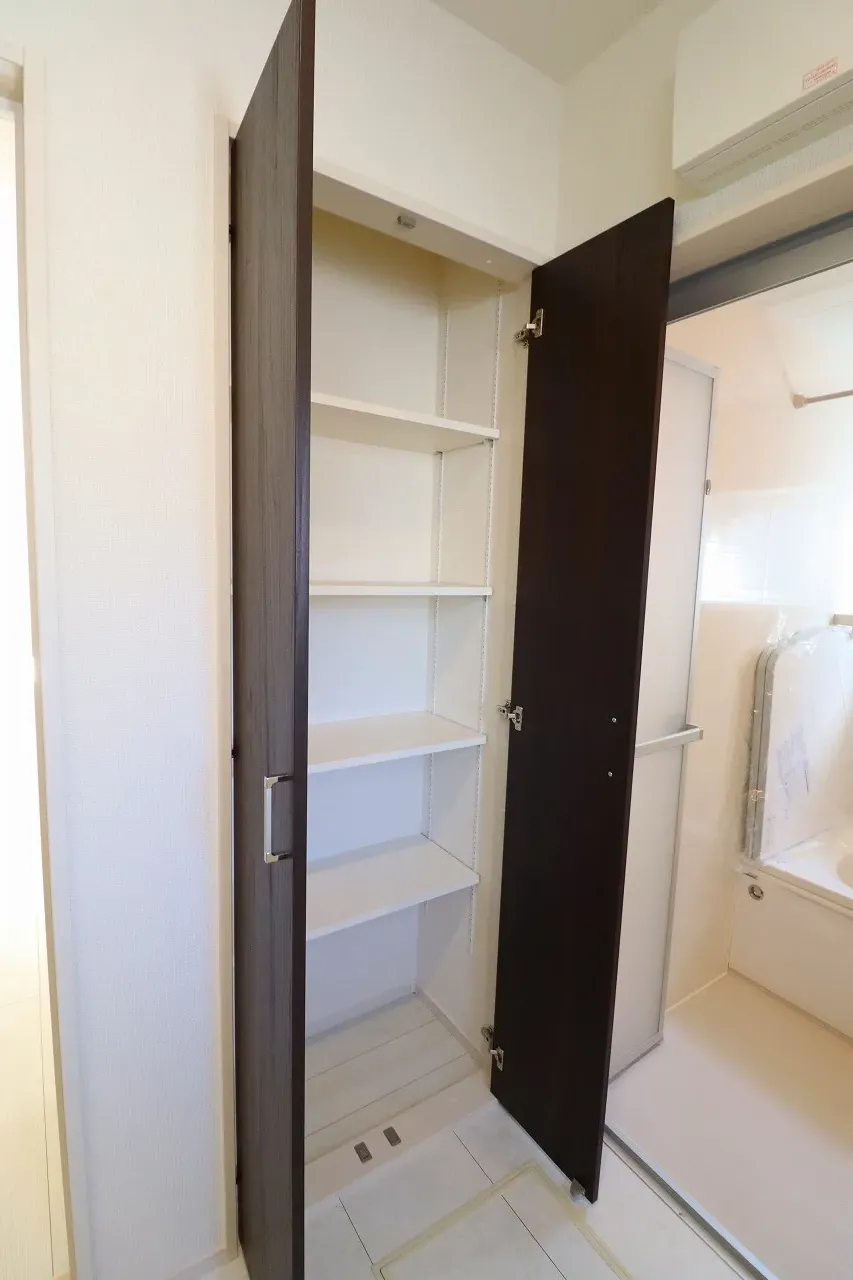 【1号棟洗面所収納】 