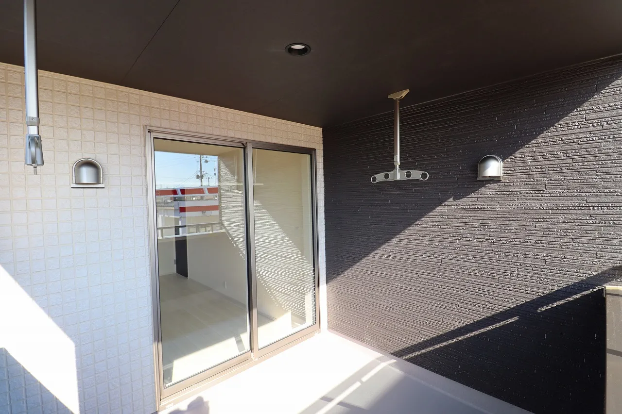 【1号棟インナーバルコニー】 