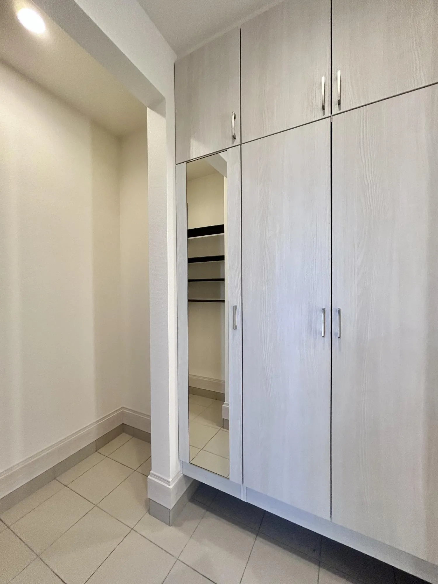 【1号棟/玄関収納】