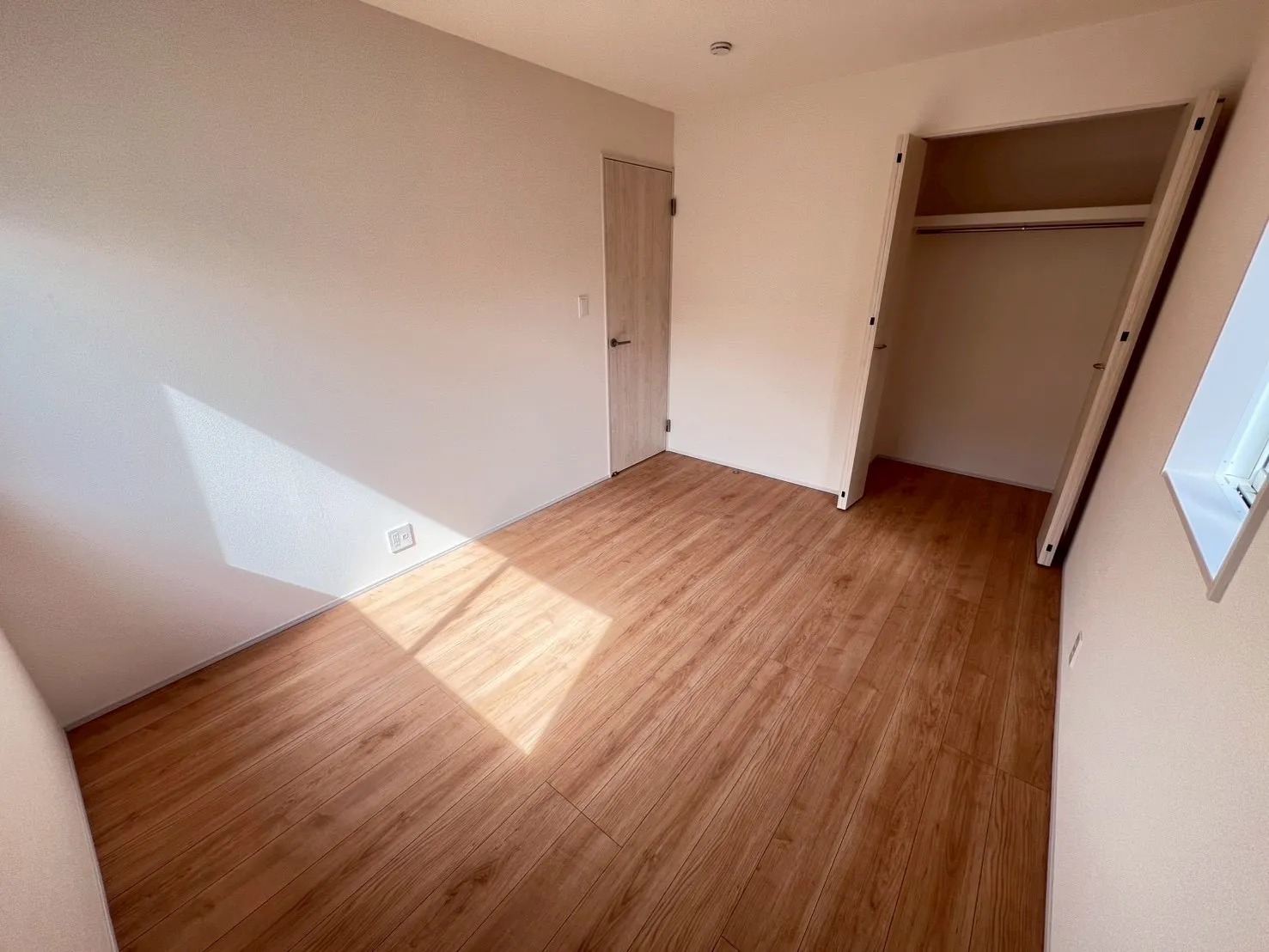 【洋室C　6.0帖】