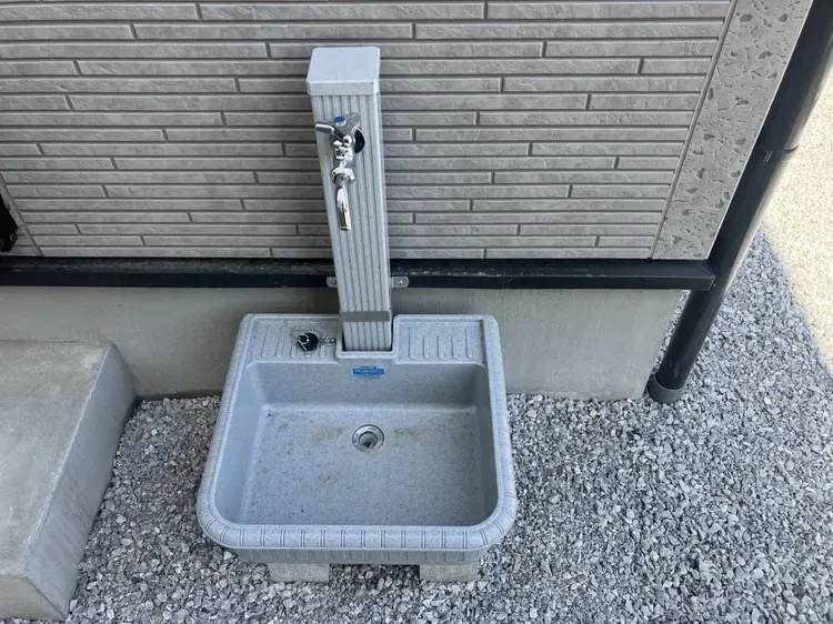 外水栓付きで、洗車やガーデニングなどにも便利にお使いいただけます!