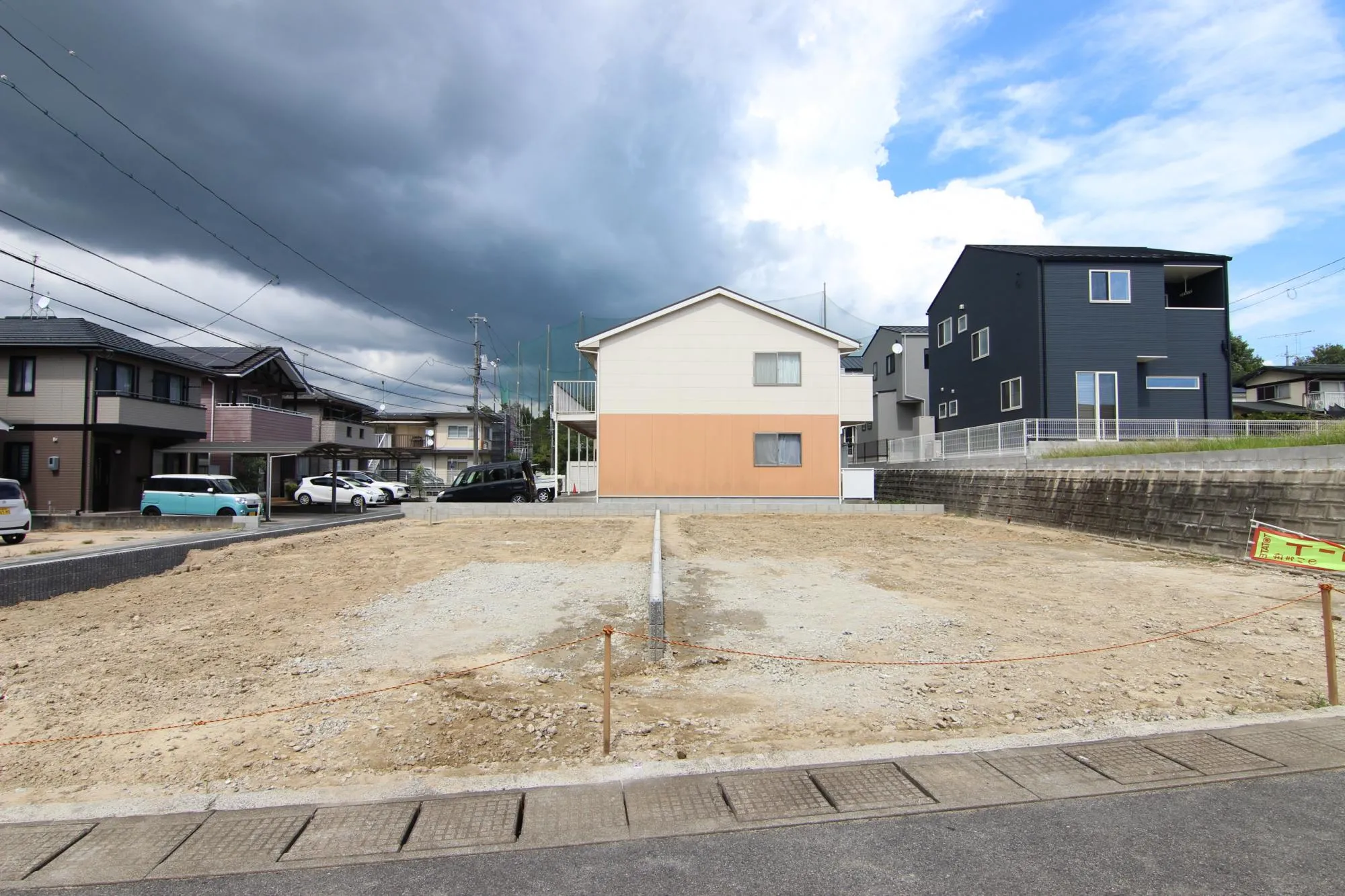 前面道路から見た宅地