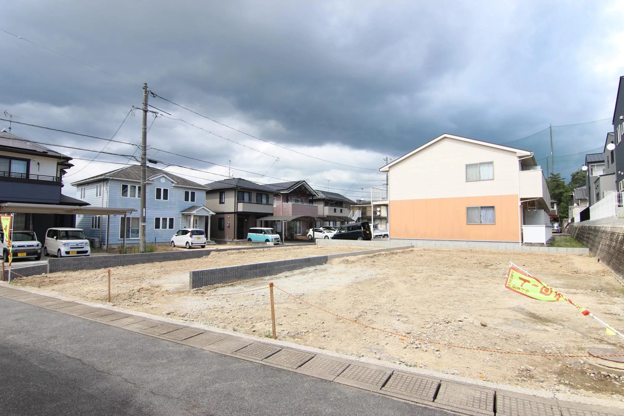 前面道路から見た宅地