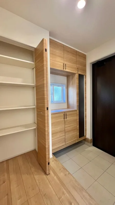 <1号棟>
玄関・収納