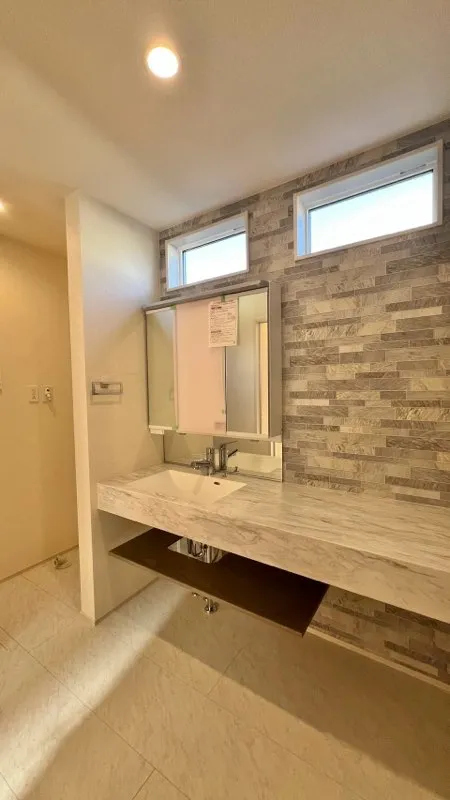 <1号棟>
高級感のあるスマートサニタリーを採用!