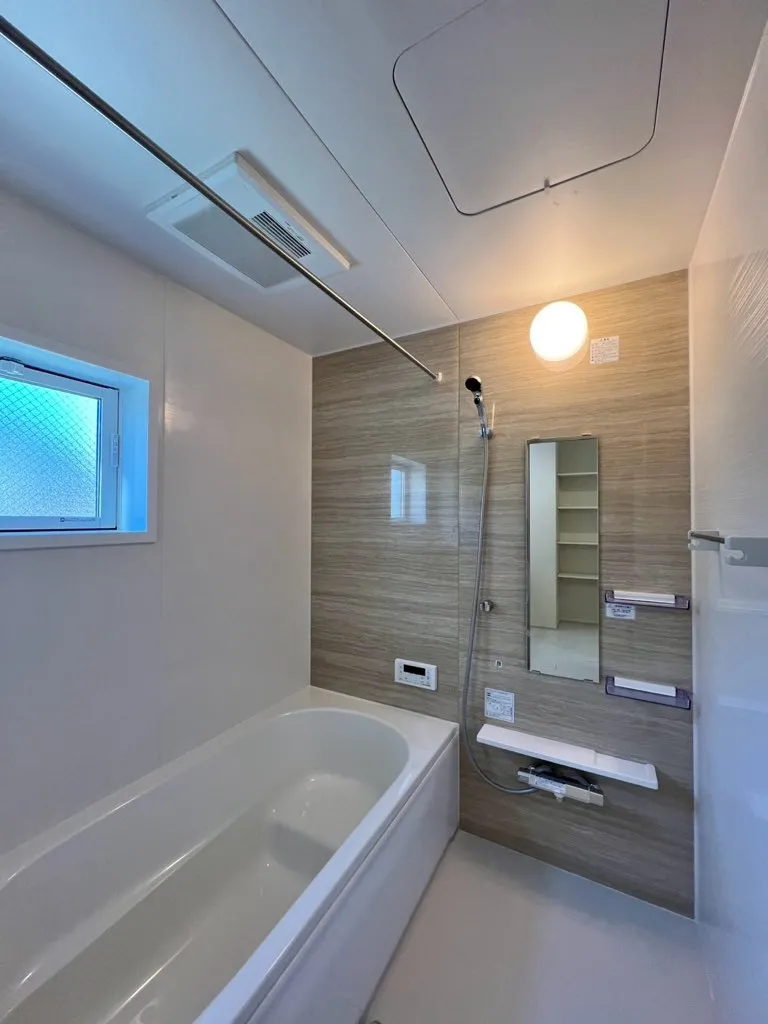 <2号棟>
1坪タイプになりますので、足を延ばしてゆっくり入浴が出来ます!