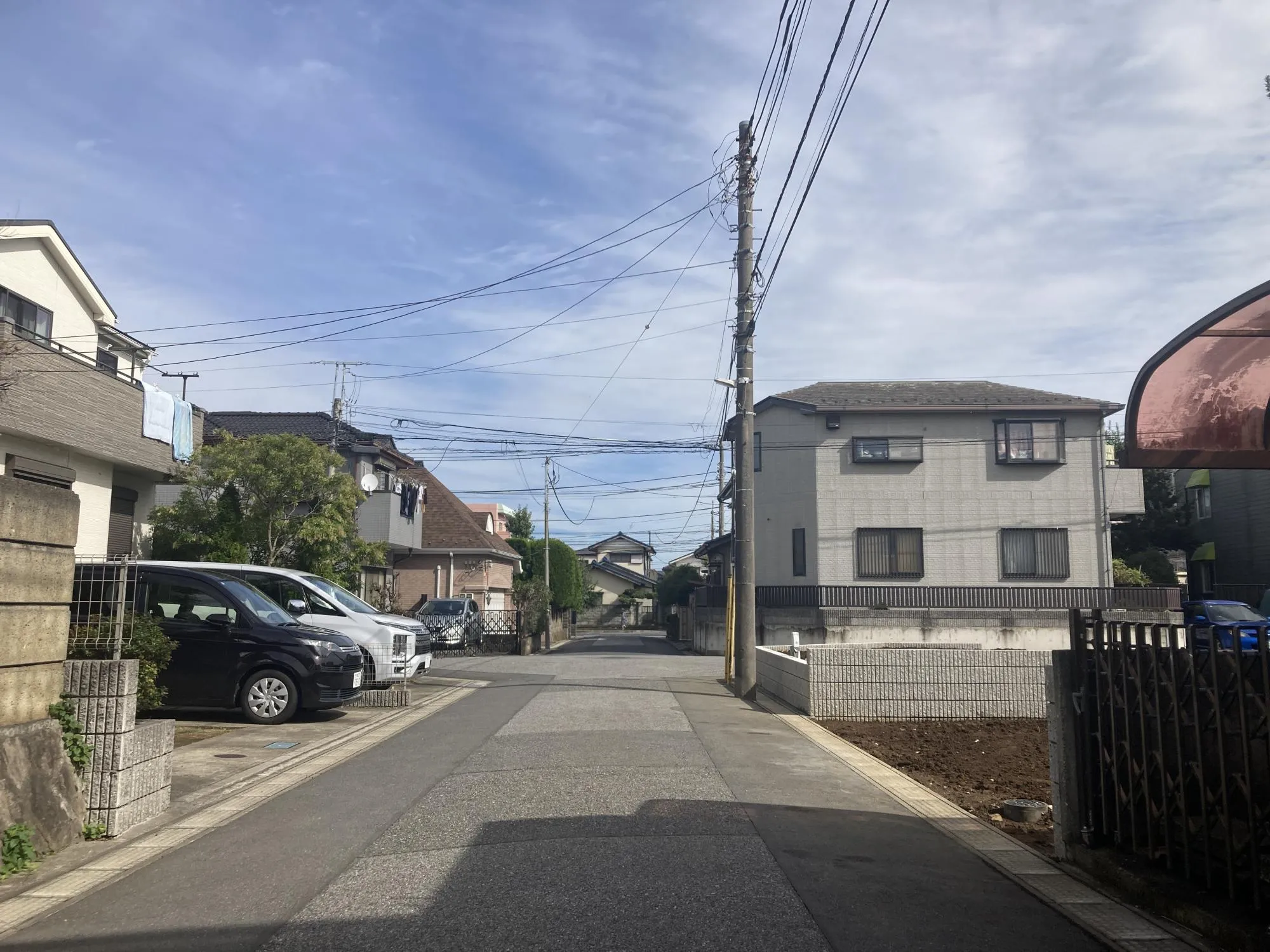 現地北側前面道路