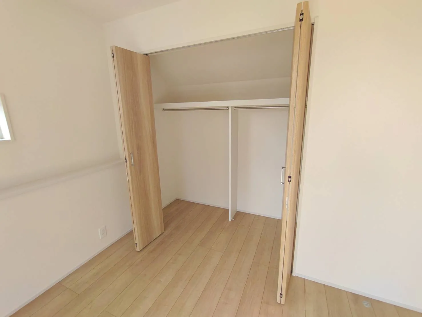 東側居室7.21帖収納