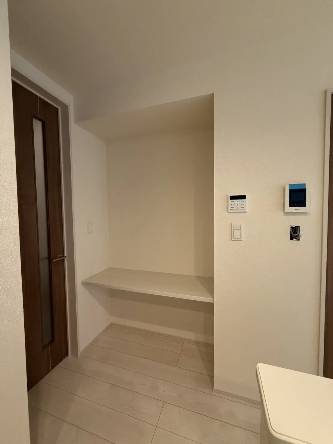 ②カウンターテーブル