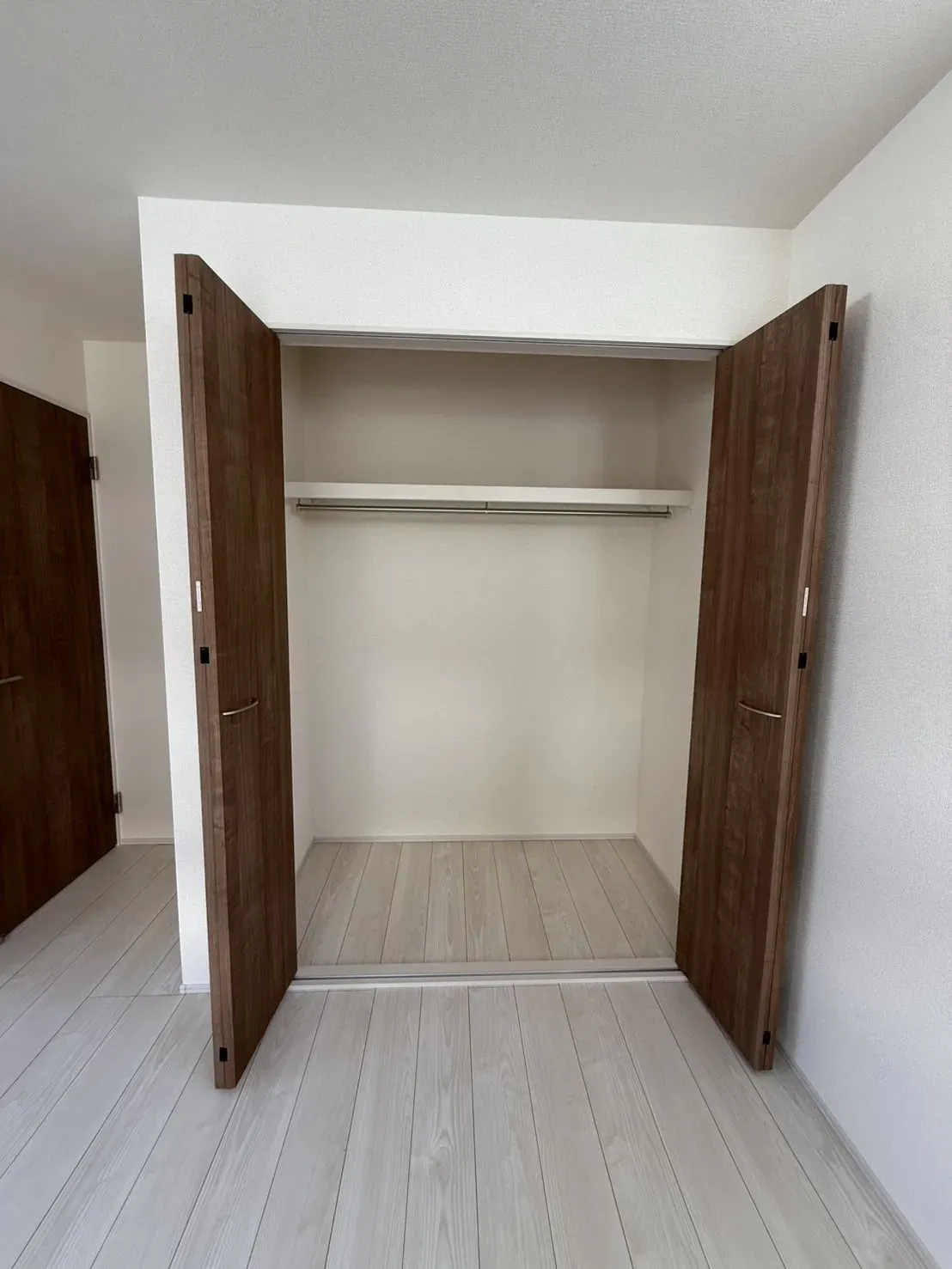 ②2階11帖洋室CL