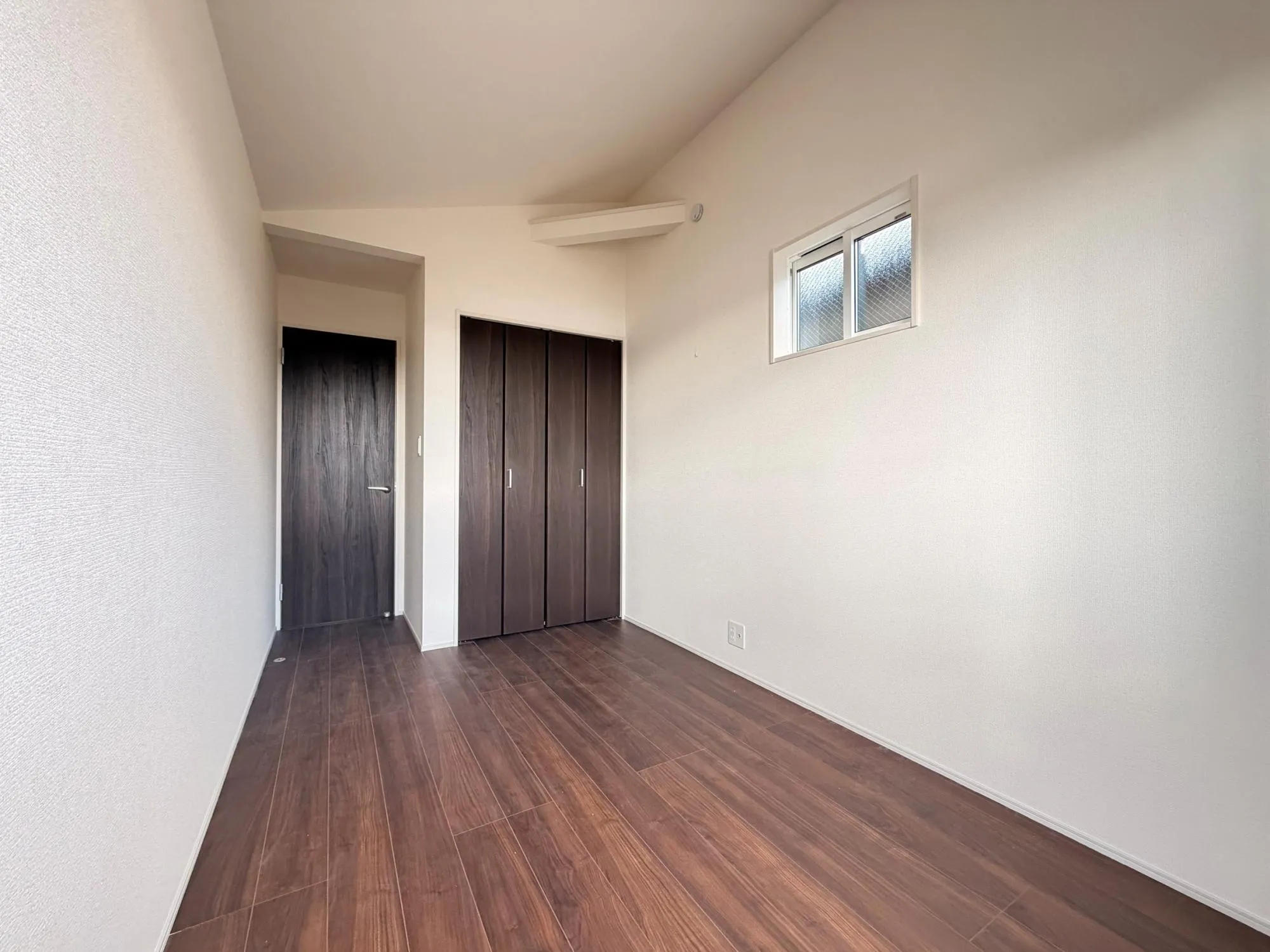 5.0帖洋室(勾配天井)