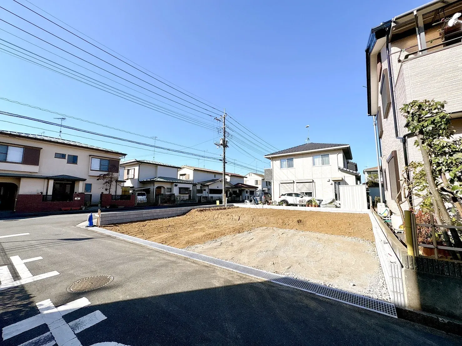 【販売現地】カースペース並列3台確保♪