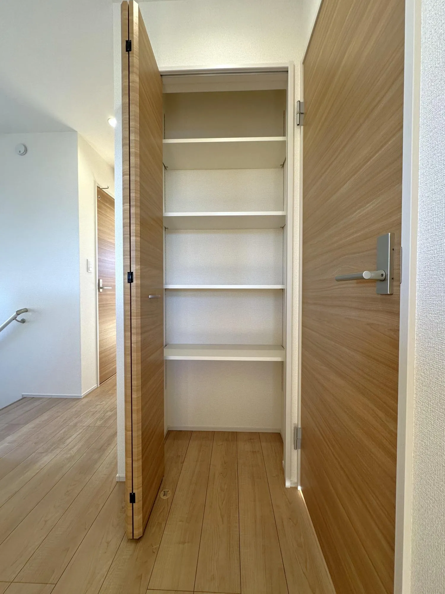 2階廊下収納