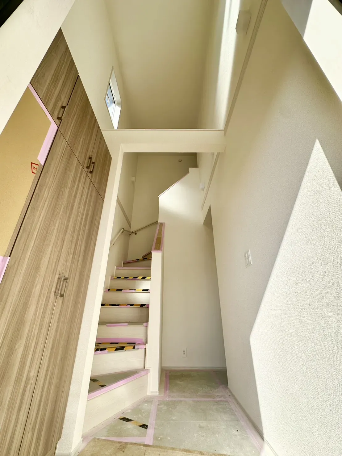 玄関吹き抜け(11/30撮影)