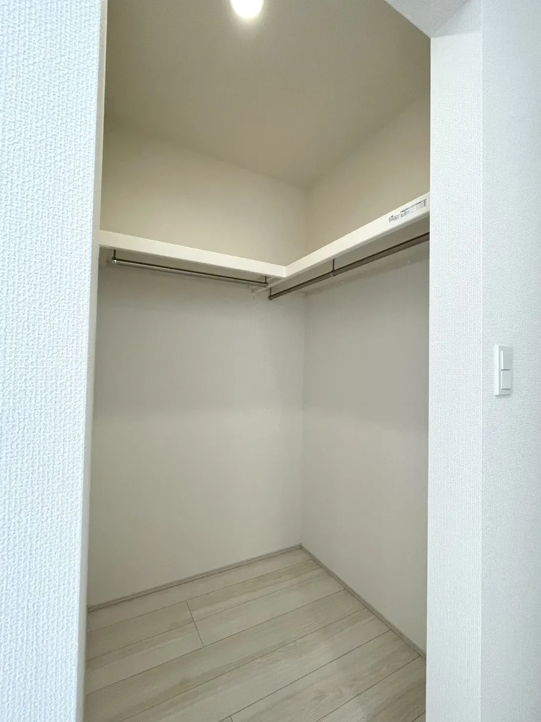 2号棟 玄関横 ファミリークローゼット