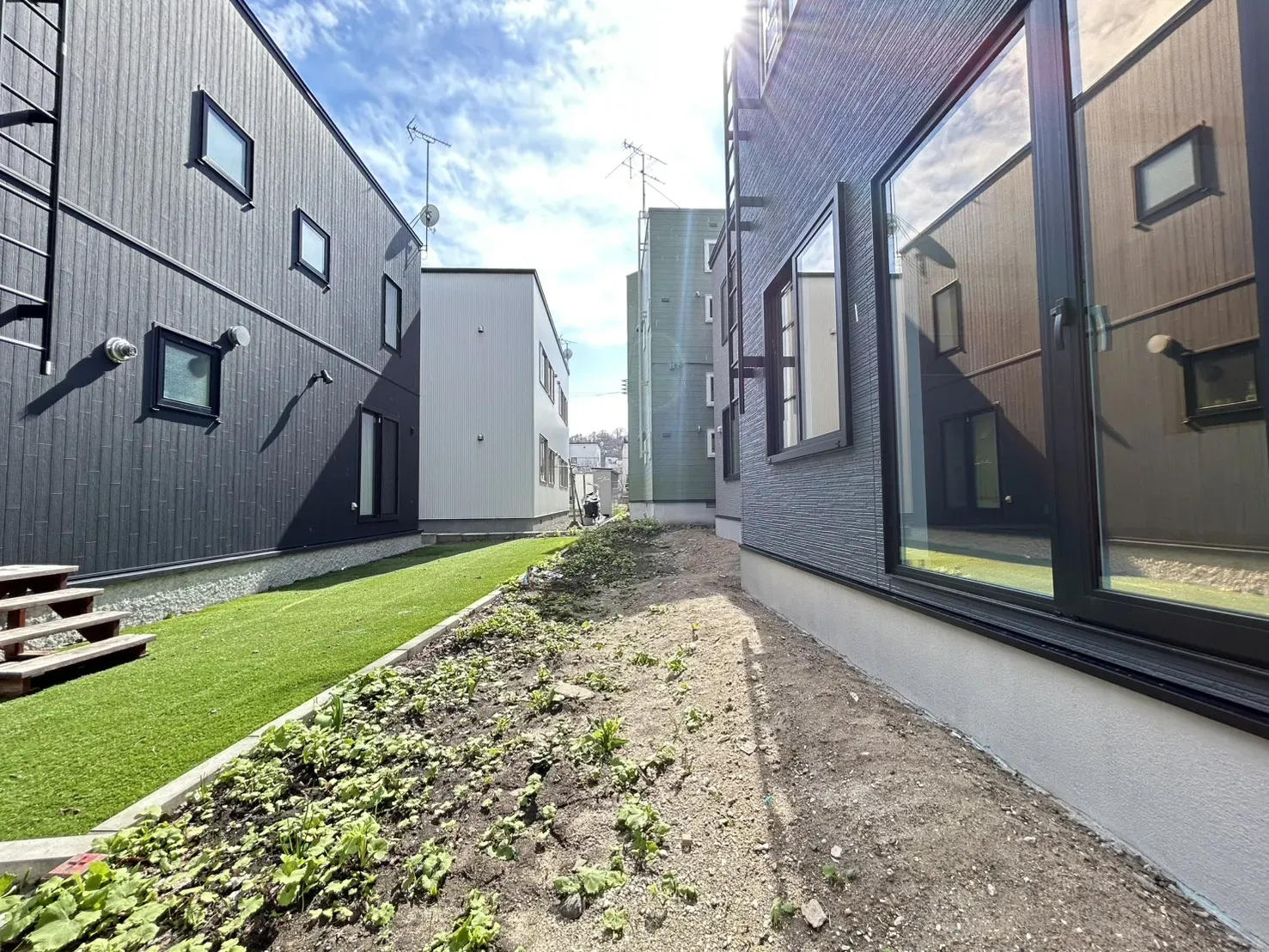 ①②号棟南側庭先