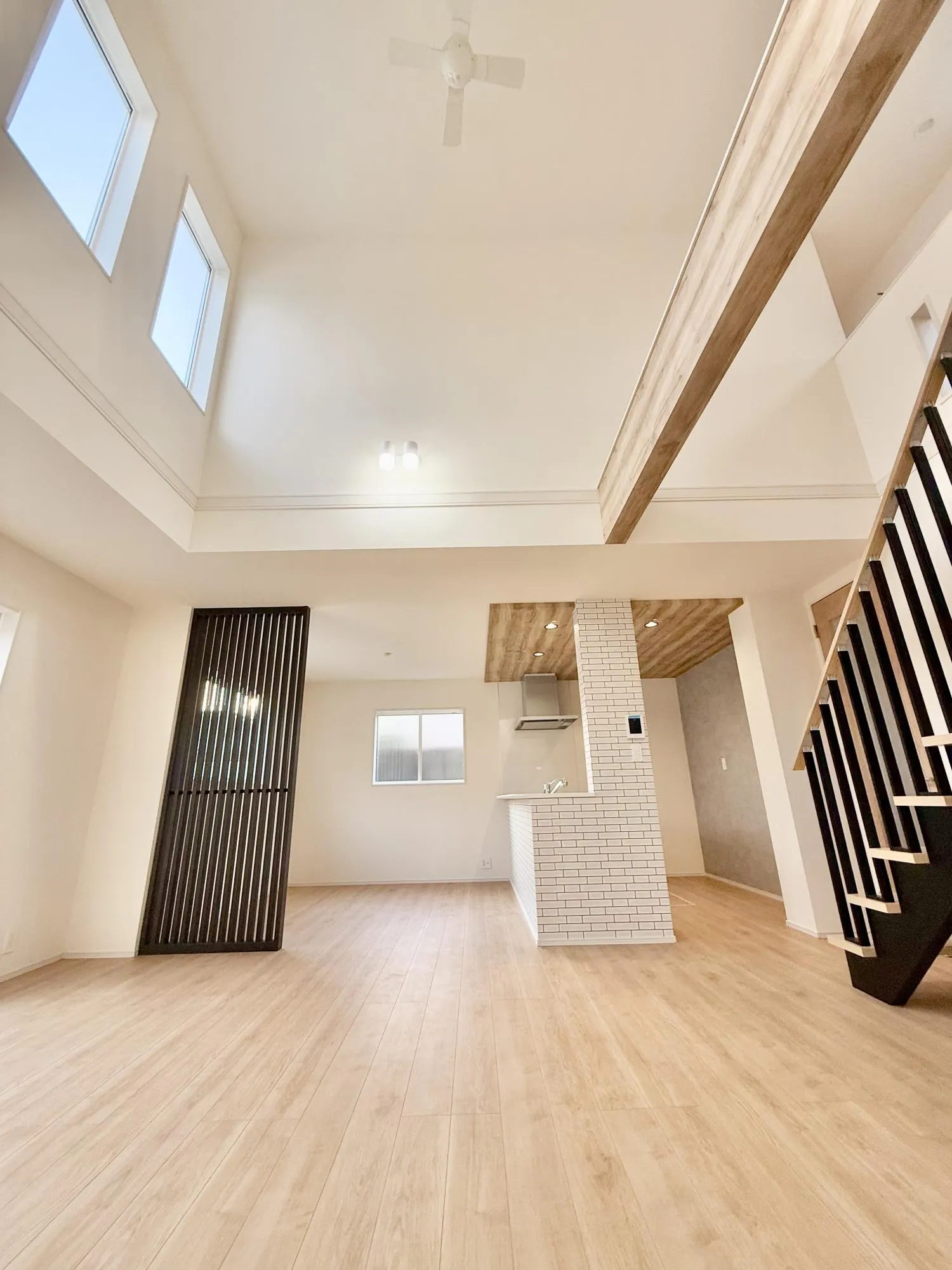 リビング　①号棟　