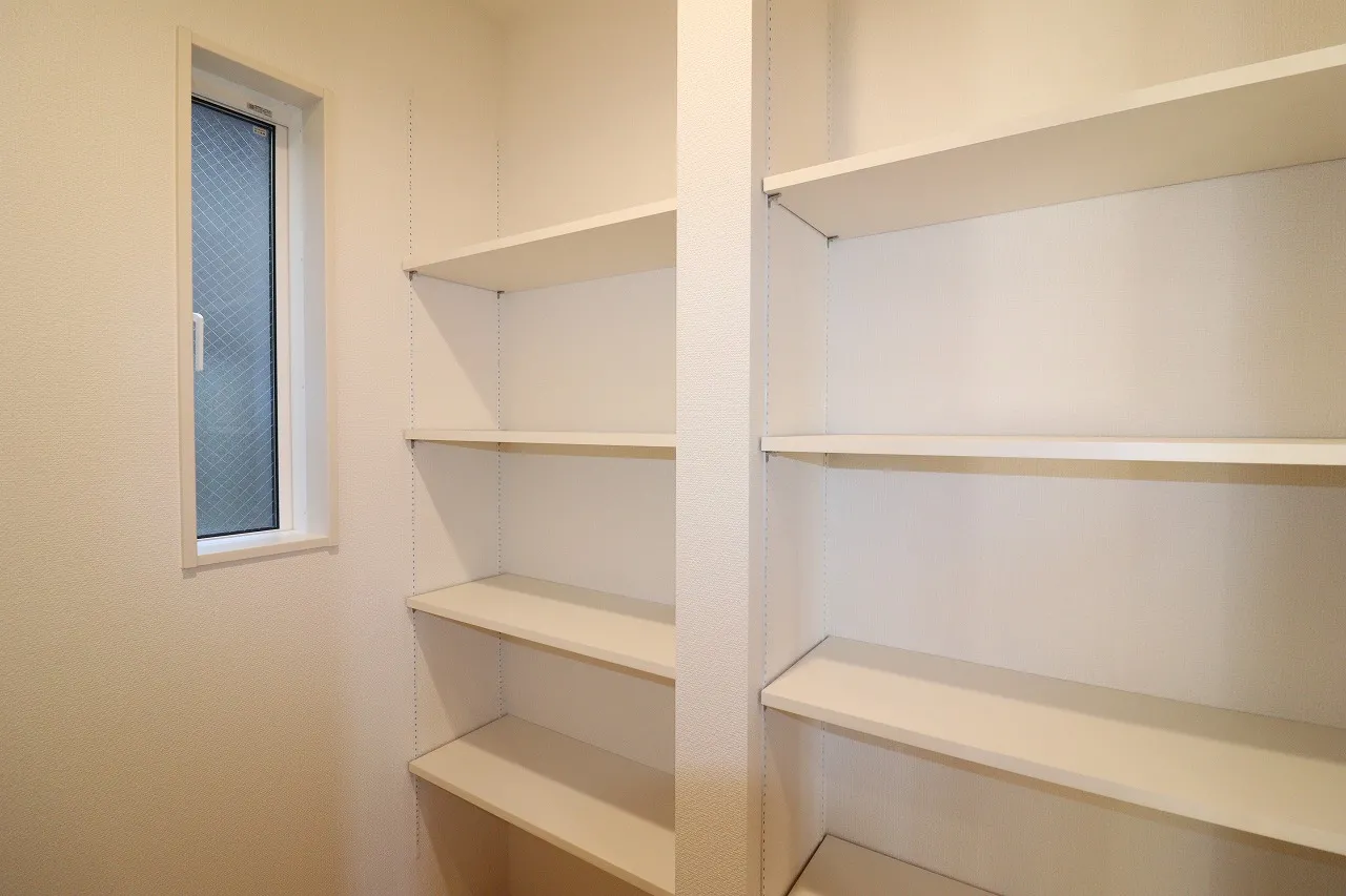 ②号棟　パントリー