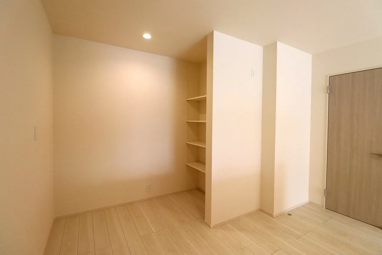 【2号棟キッチン収納】