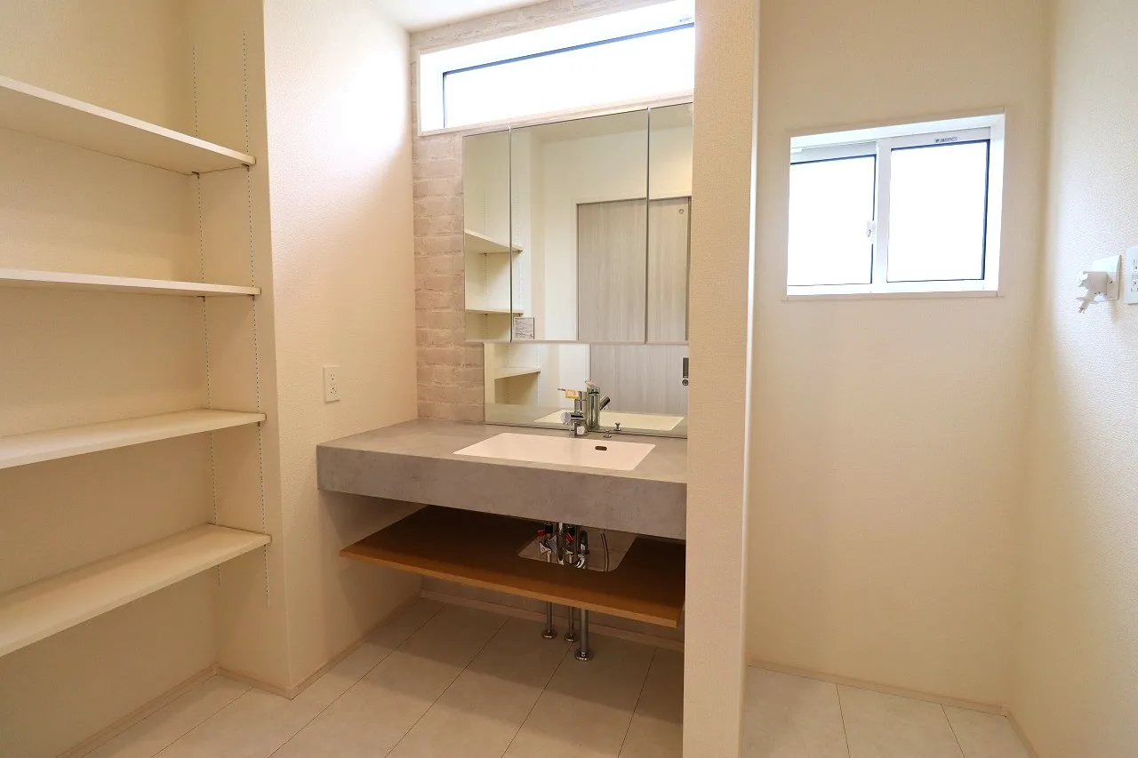 【2号棟洗面所】