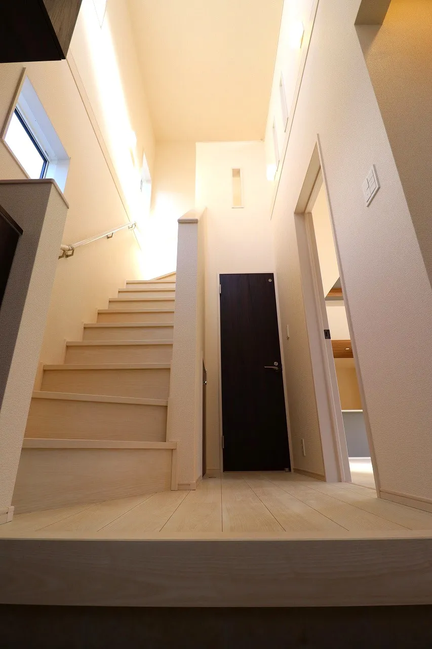 【玄関吹き抜け】