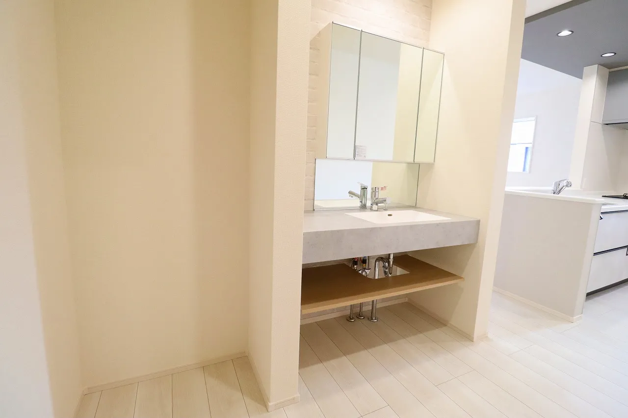 【2号棟洗面所】