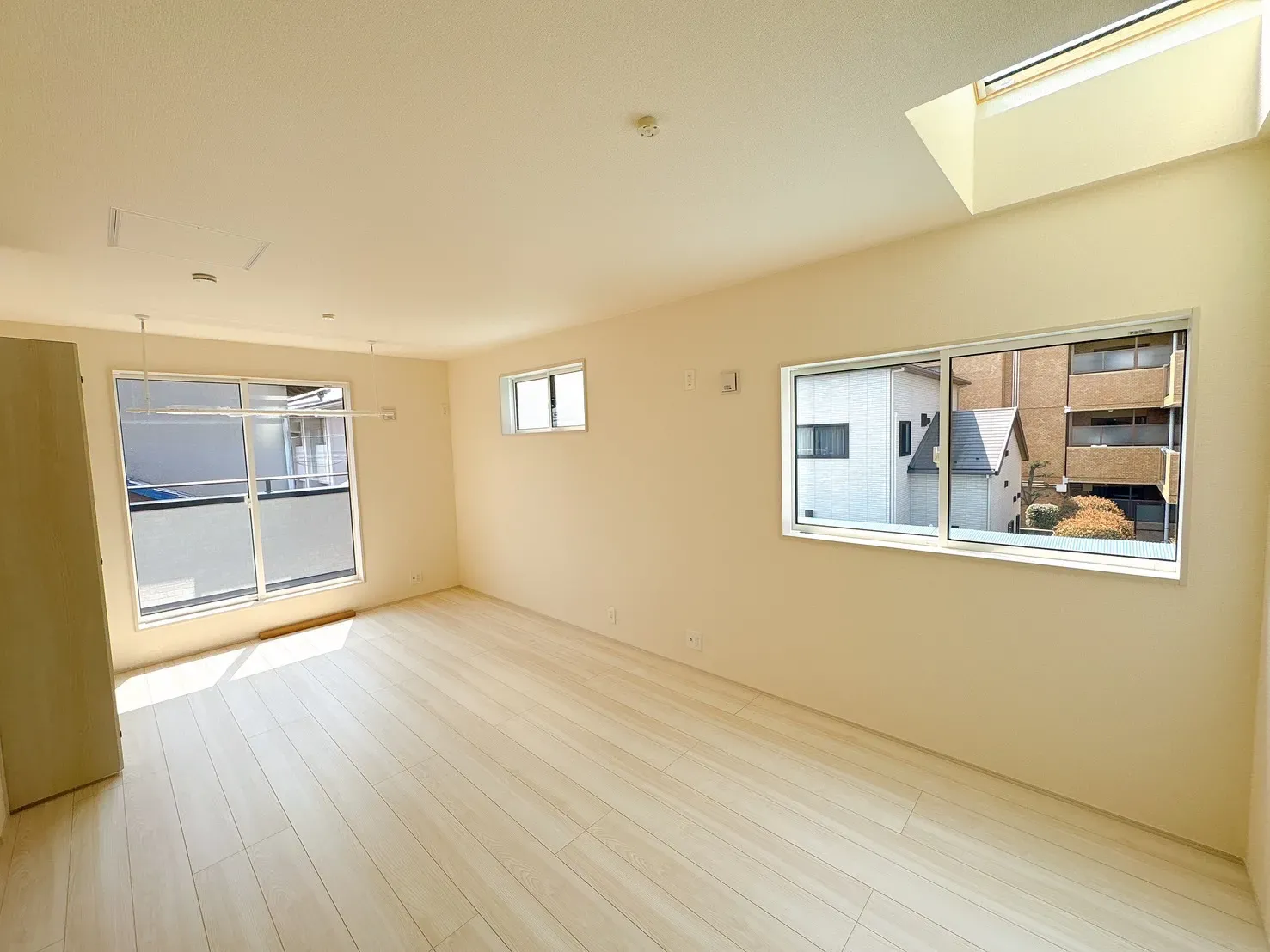 【洋室(10.0帖)】将来こども部屋として1部屋を2つの部屋にアレンジできるフレキシブルルーム(10.50帖)※将来2部屋として利用の場合、間仕切壁工事は有償となります。