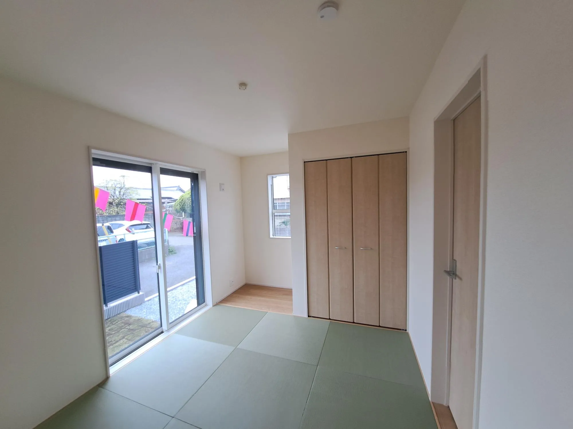 あると落ち着く『和室』付♪家事の休憩スペースやお子様のお昼寝スペースとしても活躍します♪もちろんお客様の宿泊用にも☆押し入れもあるので安心です♪		
