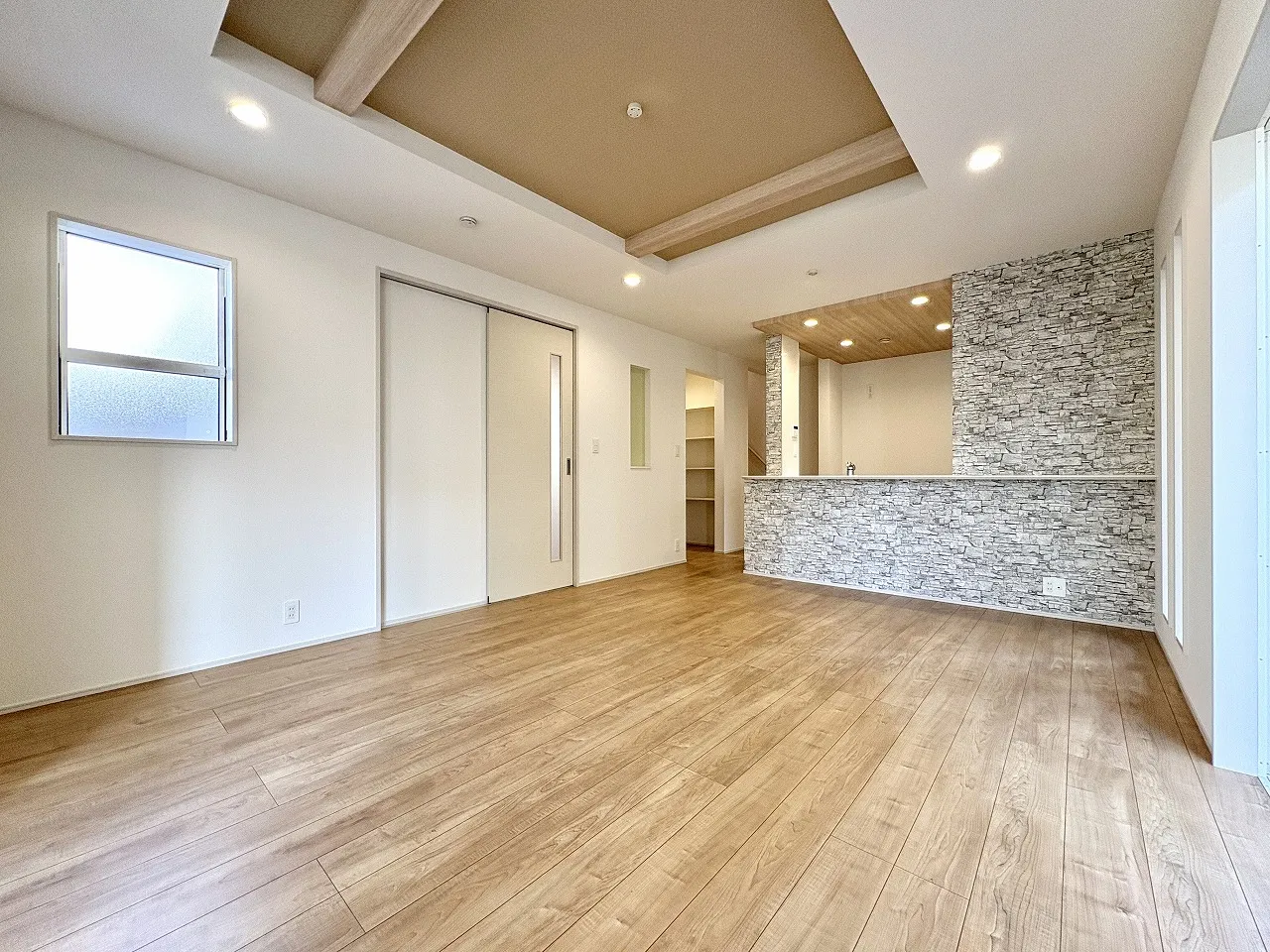 【2号棟/LDK(17.10帖)】