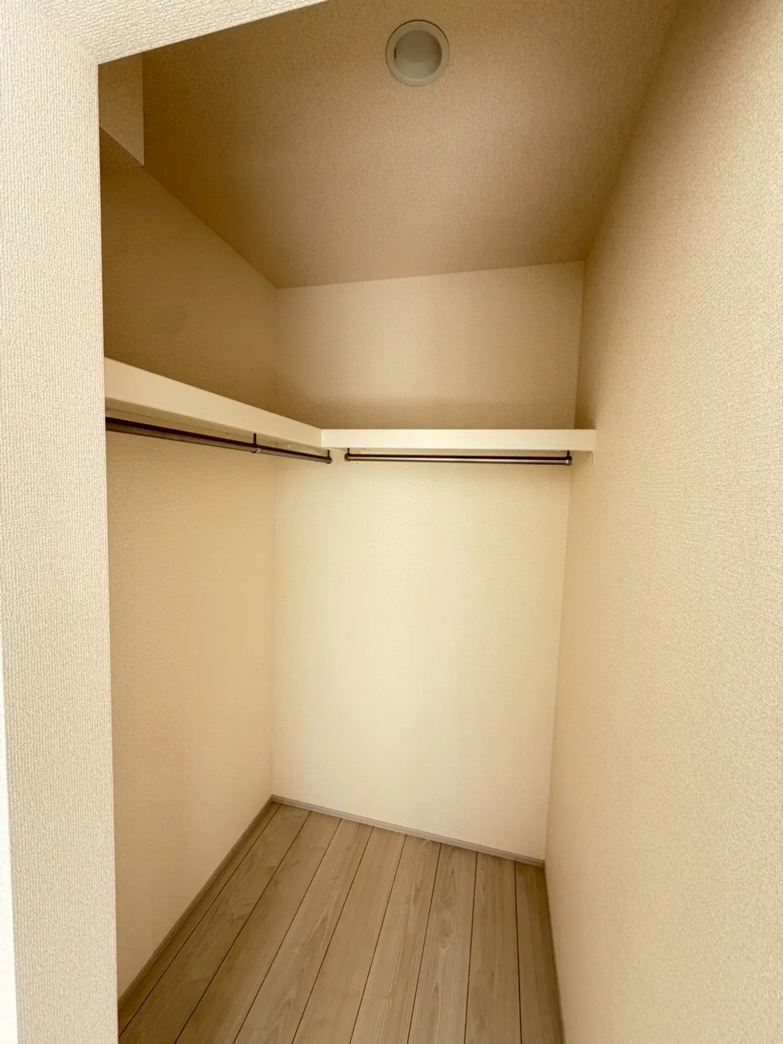 【2号棟】ウォークインクローゼット