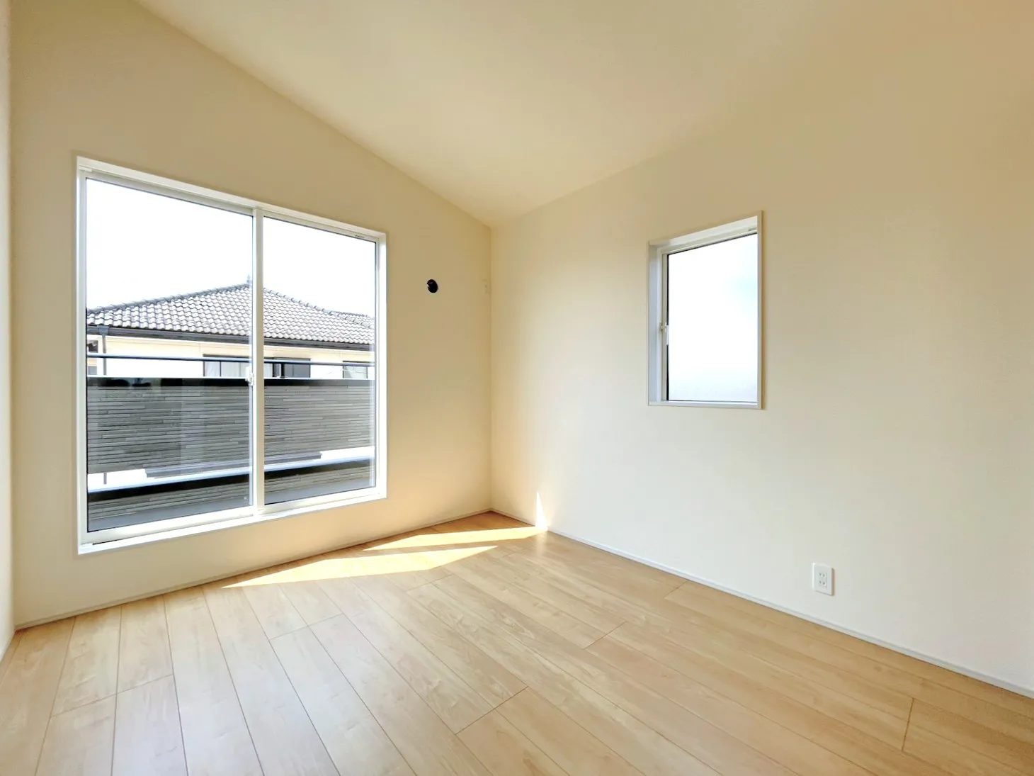 ◇2階洋室(2号棟)