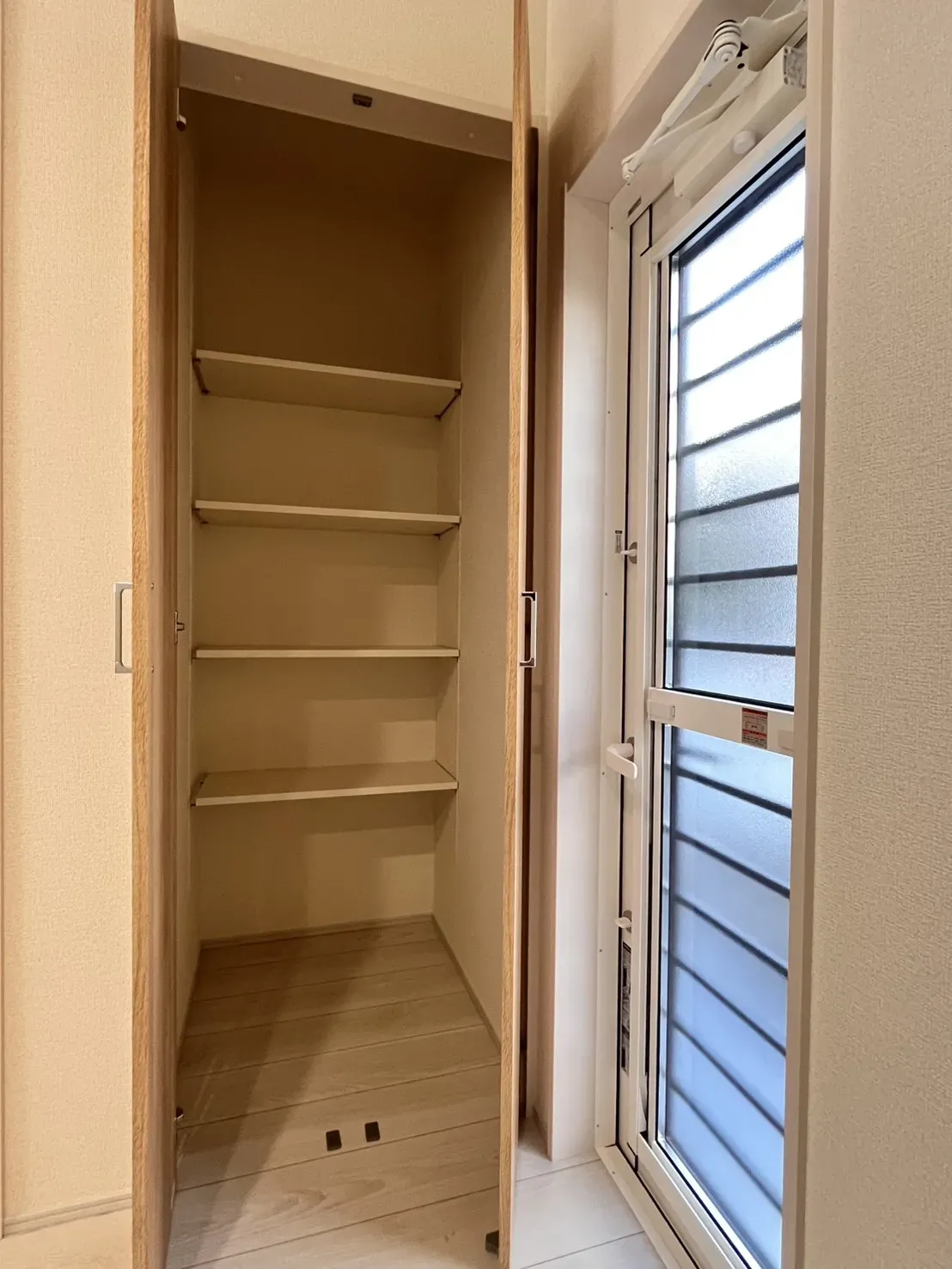 キッチン可動棚・勝手口(2026年3月下旬撮影)