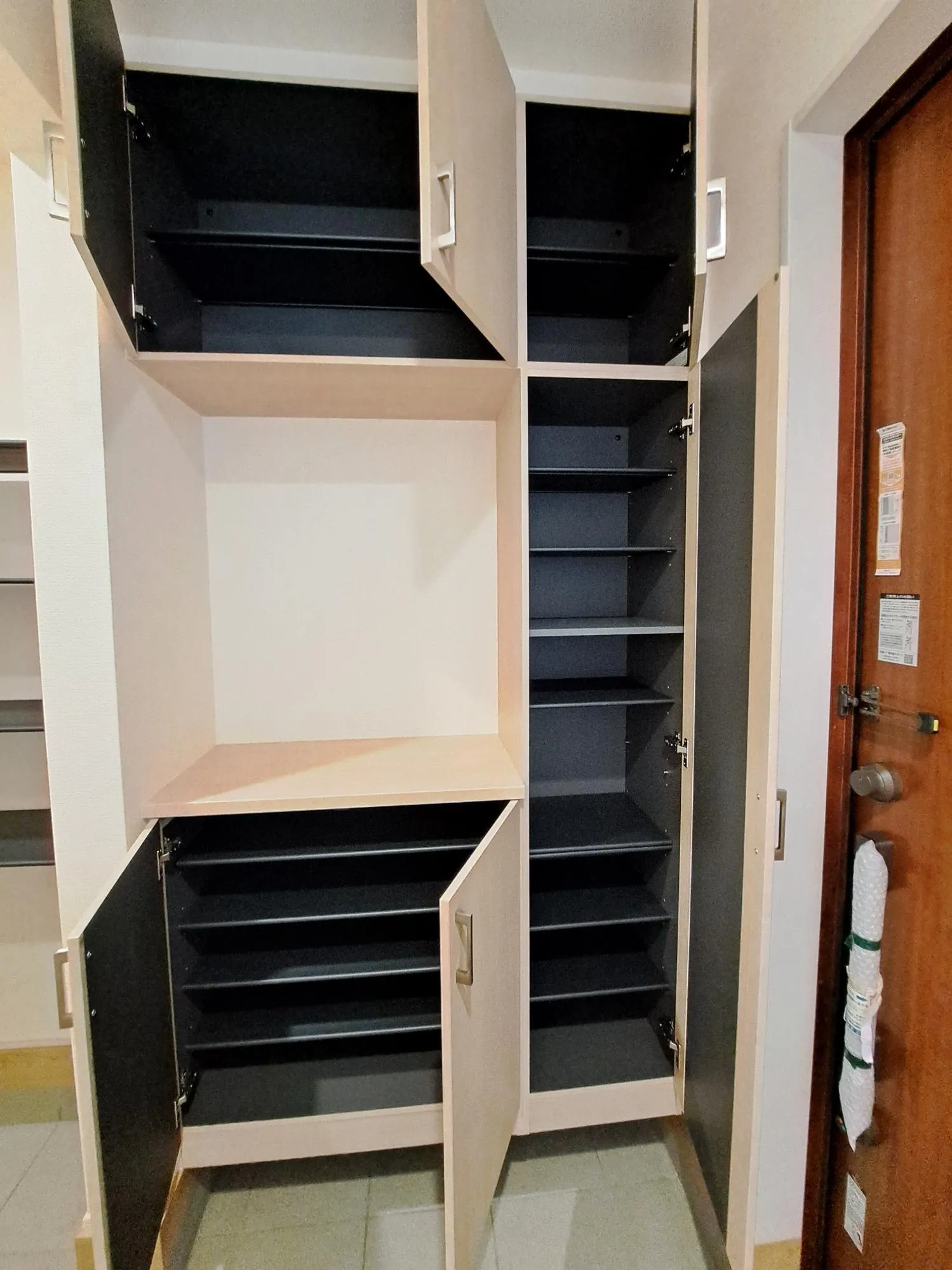 収納力のある下駄箱付きで、玄関まわりもすっきり整理できます!