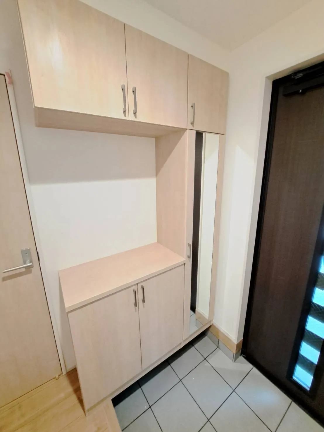 使い勝手の良い下駄箱があり、靴もきれいに収納できます!					
