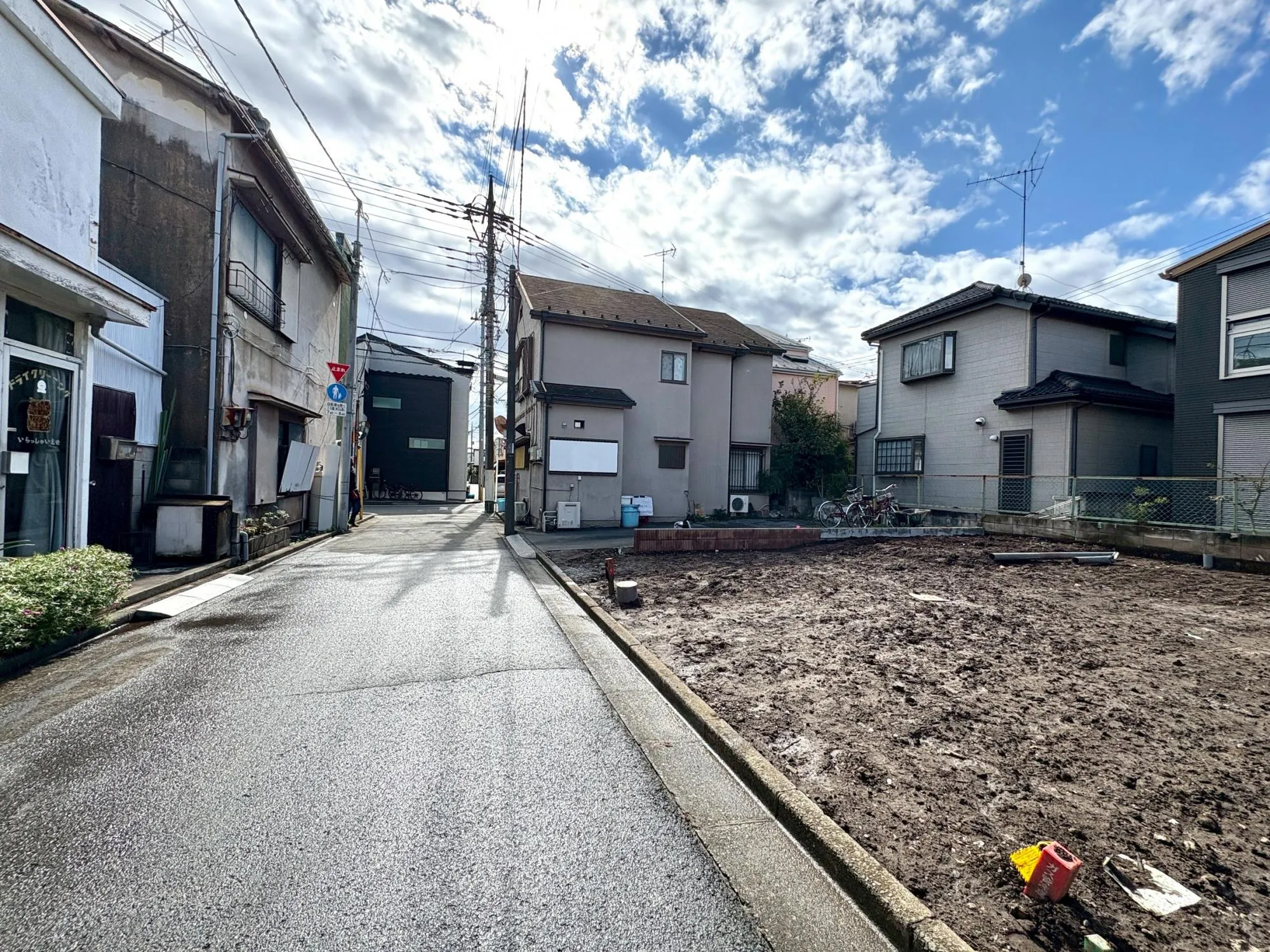 現地前面道路(2025.11月撮影)
