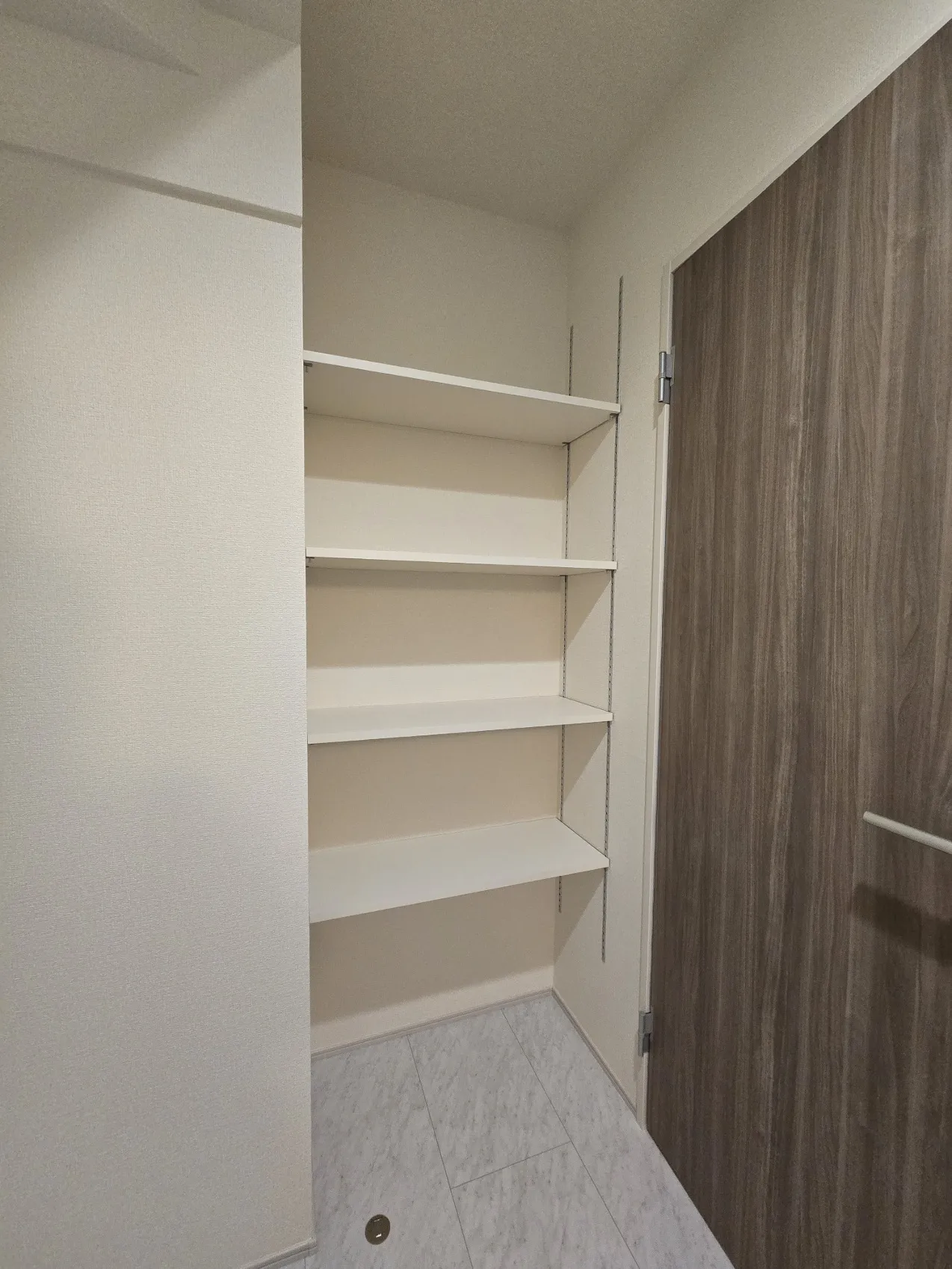 洗面所収納　R7.12.21