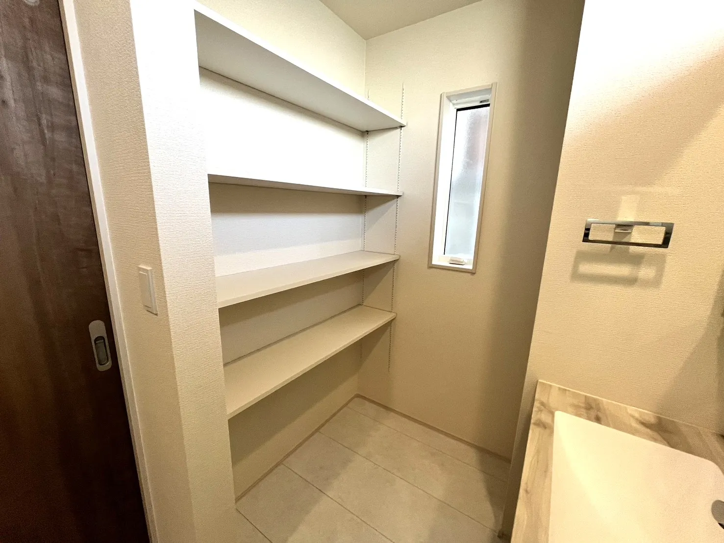 ☆1号棟　洗面所収納☆