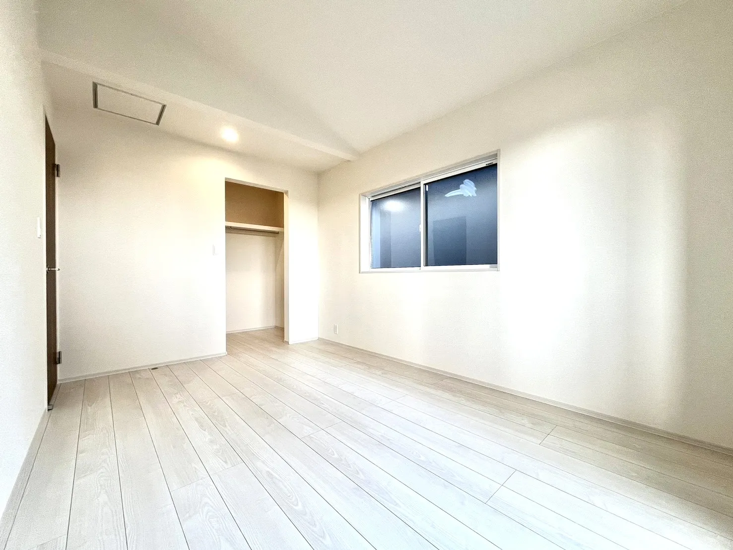 ☆1号棟　洋室6.75畳☆