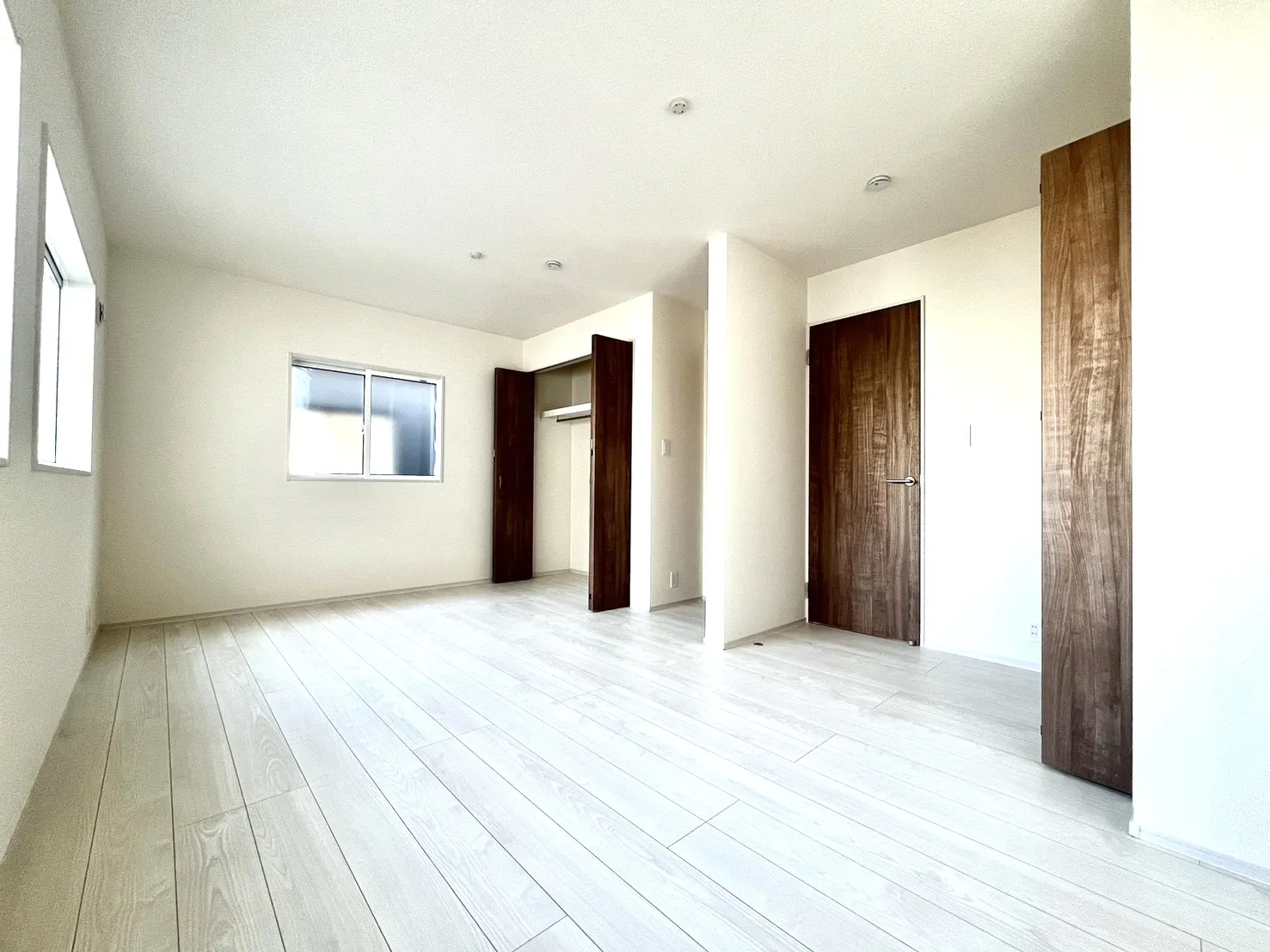 ☆1号棟　洋室4.625畳&5.0畳(可変型間取り)☆