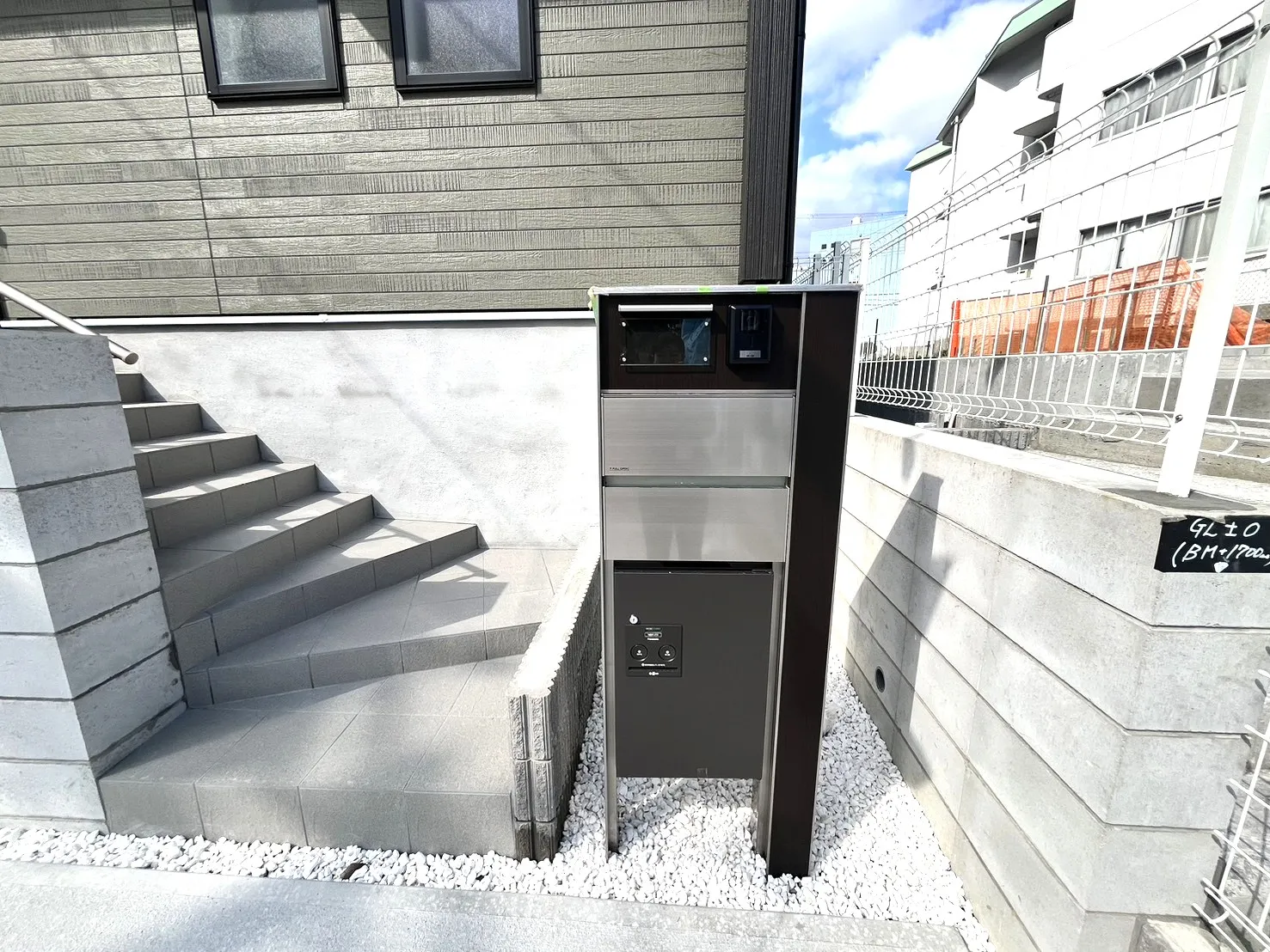 ☆2号棟　宅配ボックス付きポスト☆