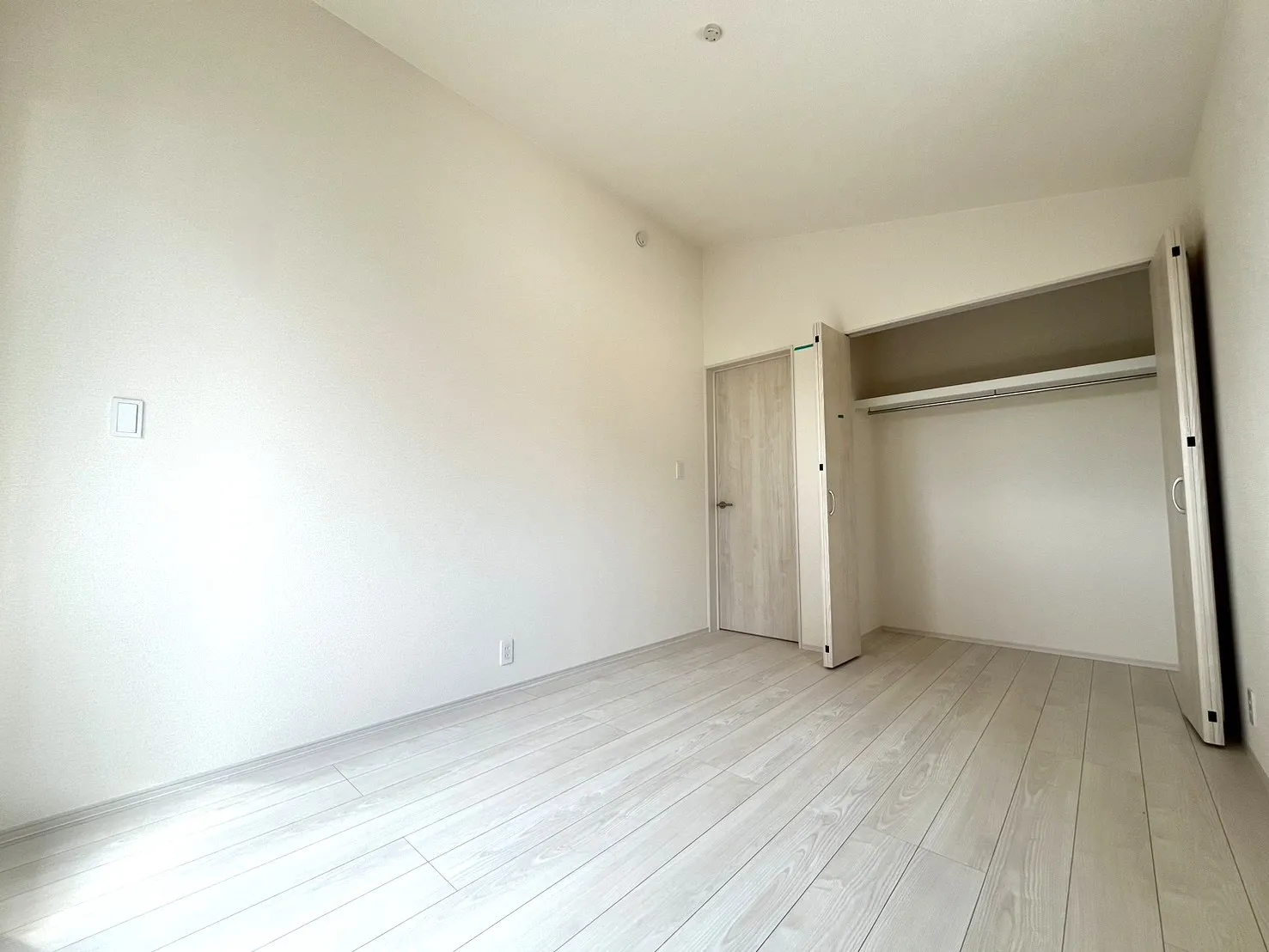 ☆2号棟　洋室6.0畳☆